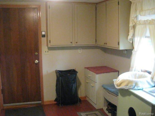 1919 East Sigler Road Carleton, MI 48117 - Photo 6 of 16 Mud room