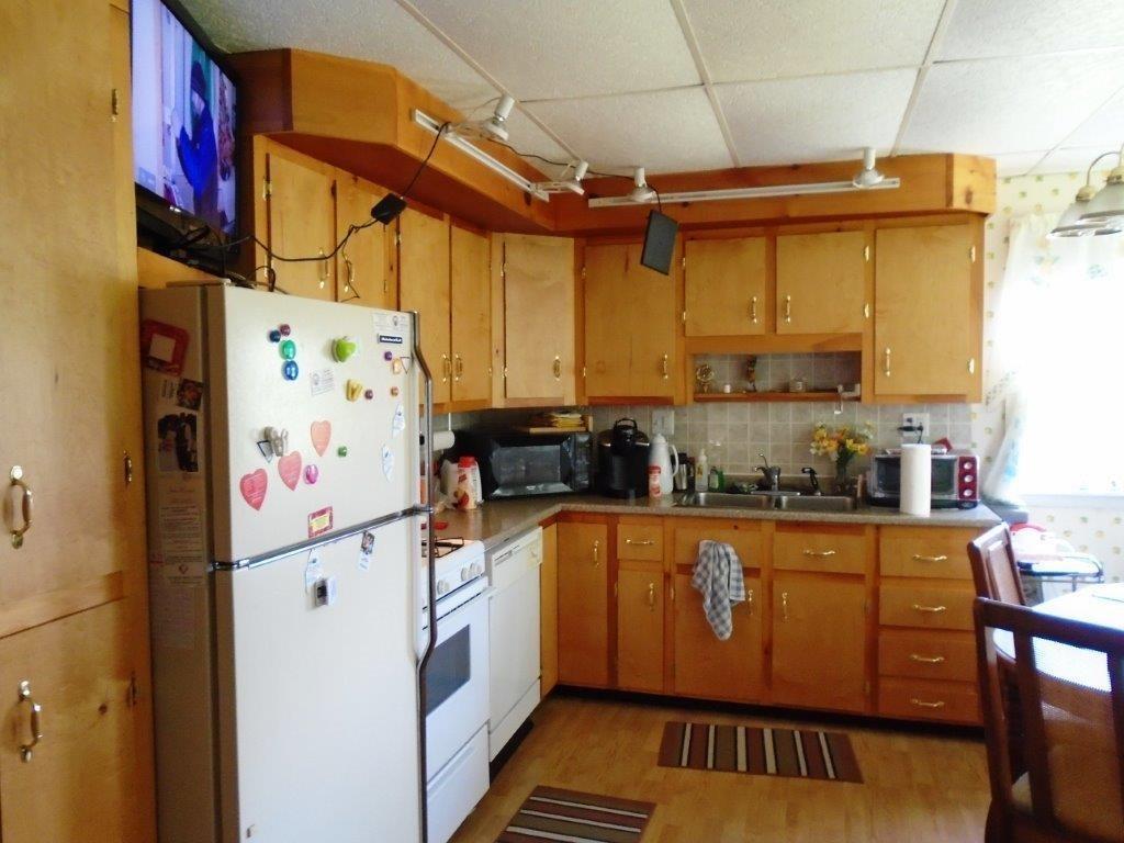 631 Pleasant View Ridge Road South China, ME 04358 - Photo 8 of 21 Kitchen