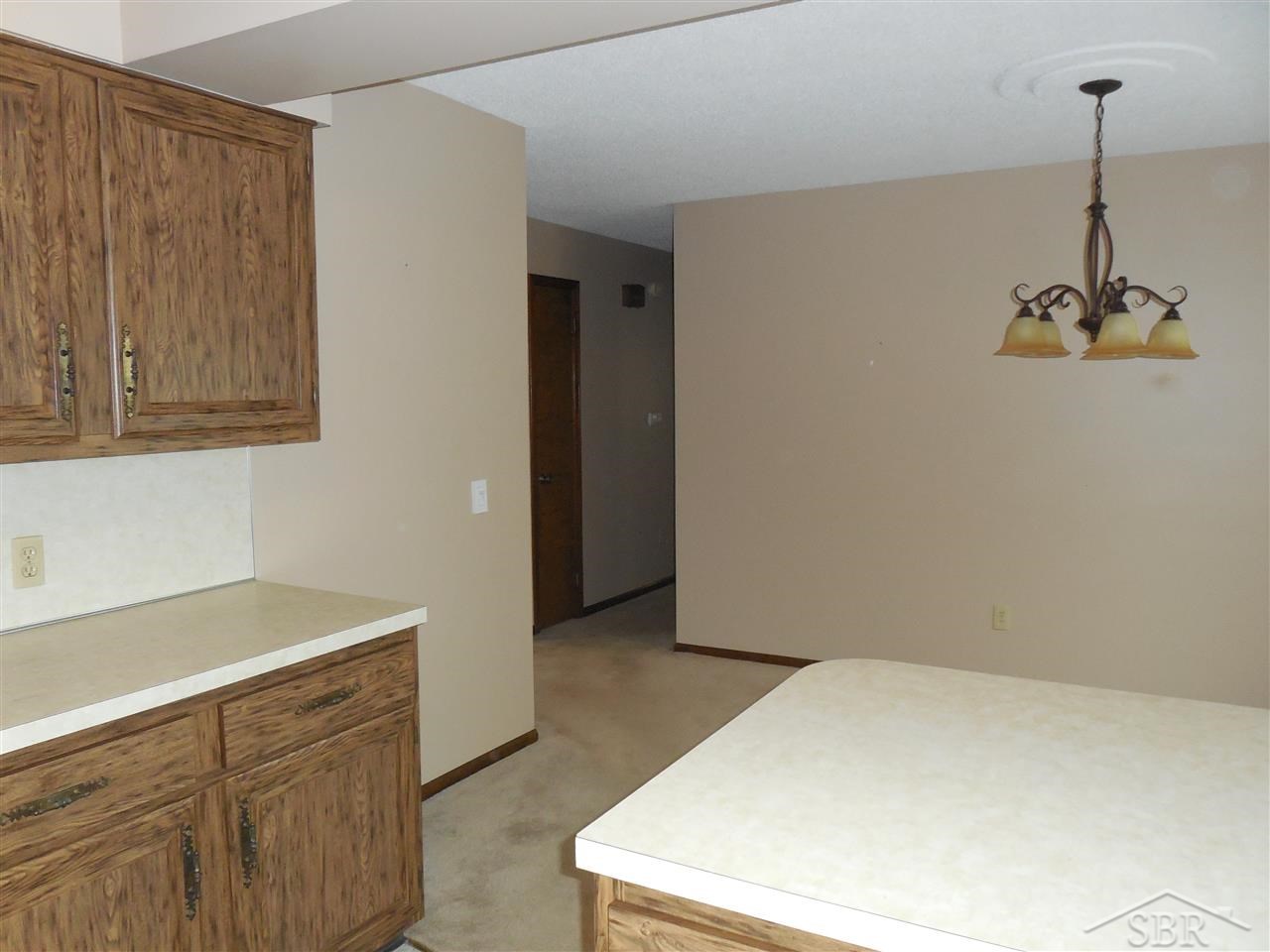 2106 Jarabec Road Saginaw, MI 48609 - Photo 11 of 28 31221326-10.JPG