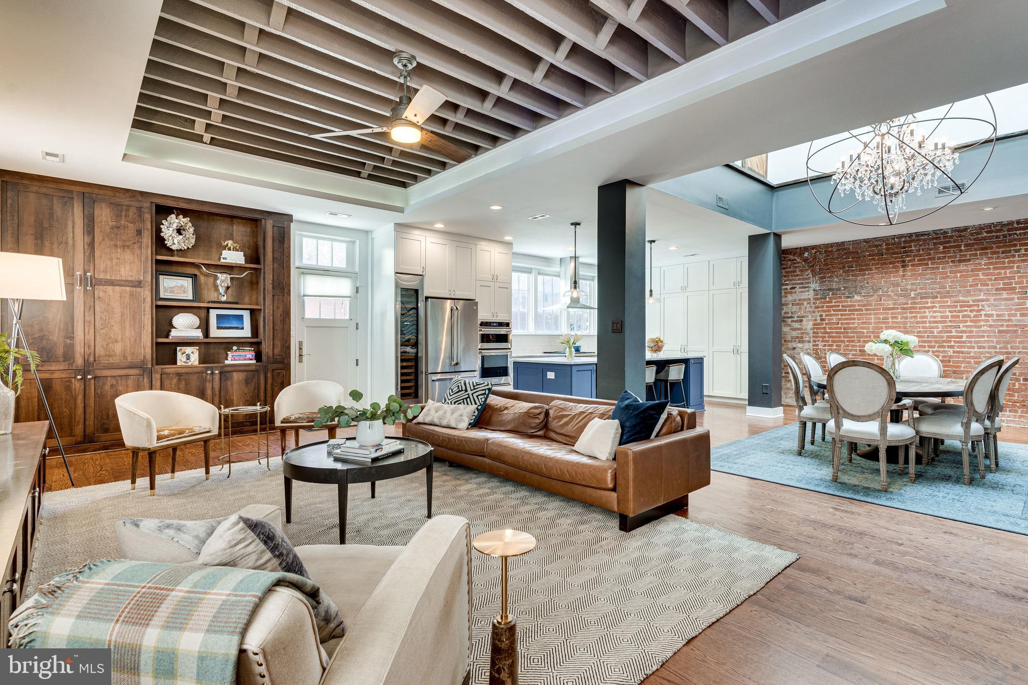 1420 Paloma Way Northwest Washington, DC 20009 - Photo 8 of 26 Living Room