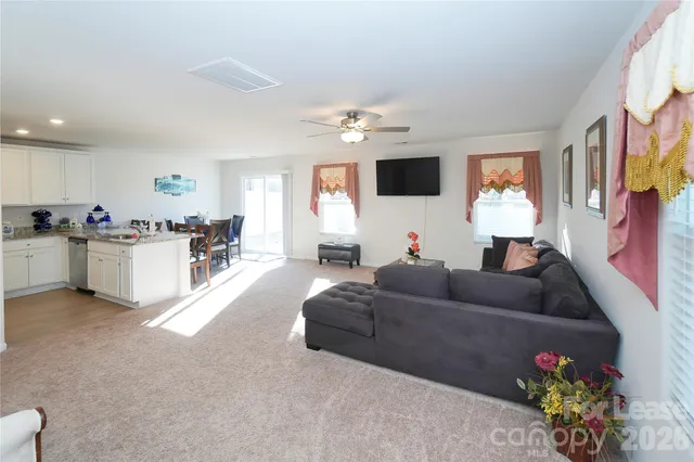 $2,500 | 6008 Lowe Lane, Charlotte, NC 28214