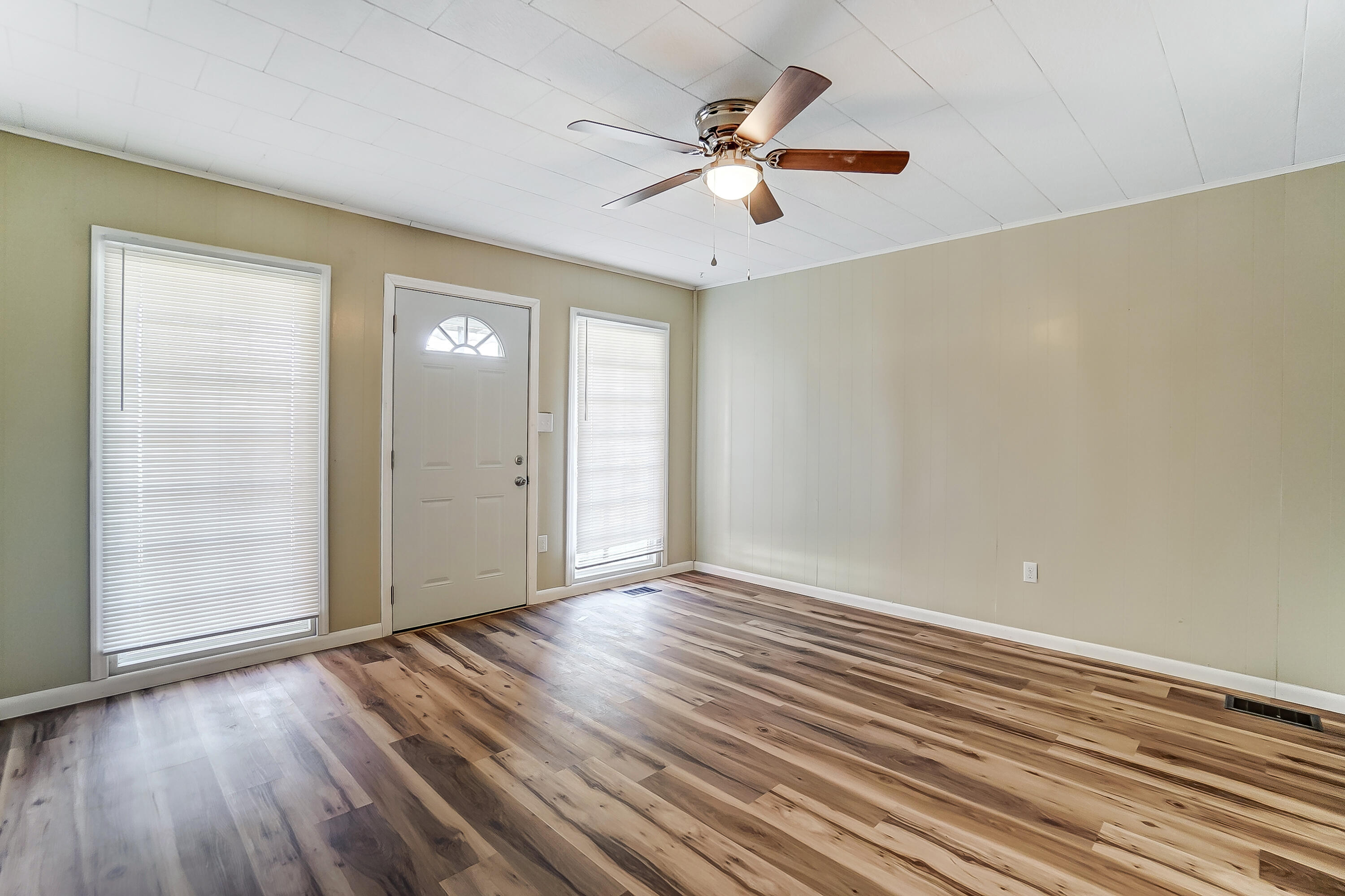 820 South Burnett Road Springfield, OH 45505 - Photo 4 of 25 Gallery Image 4