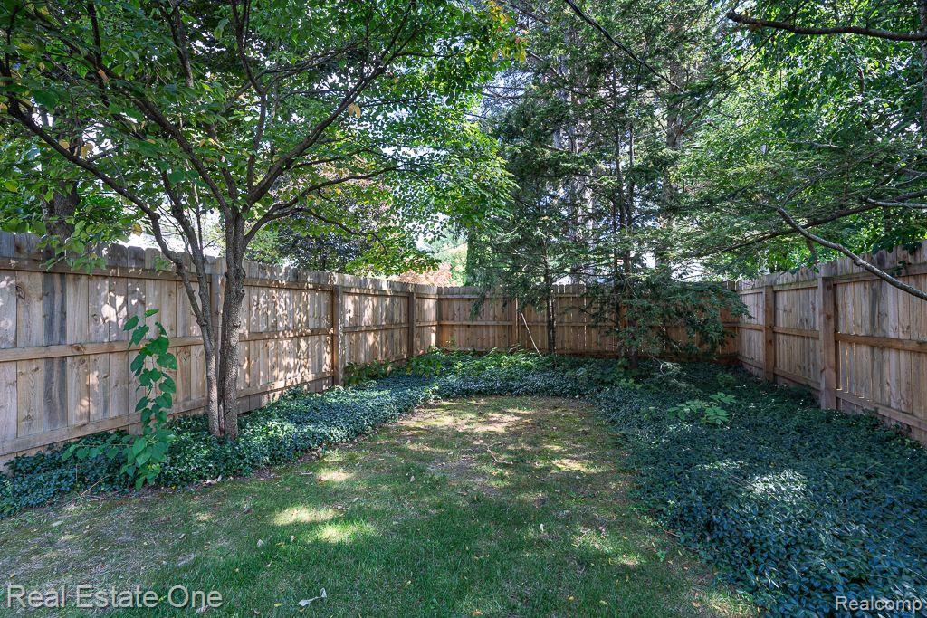 169 Manor Way Rochester Hills, MI 48309 - Photo 21 of 23