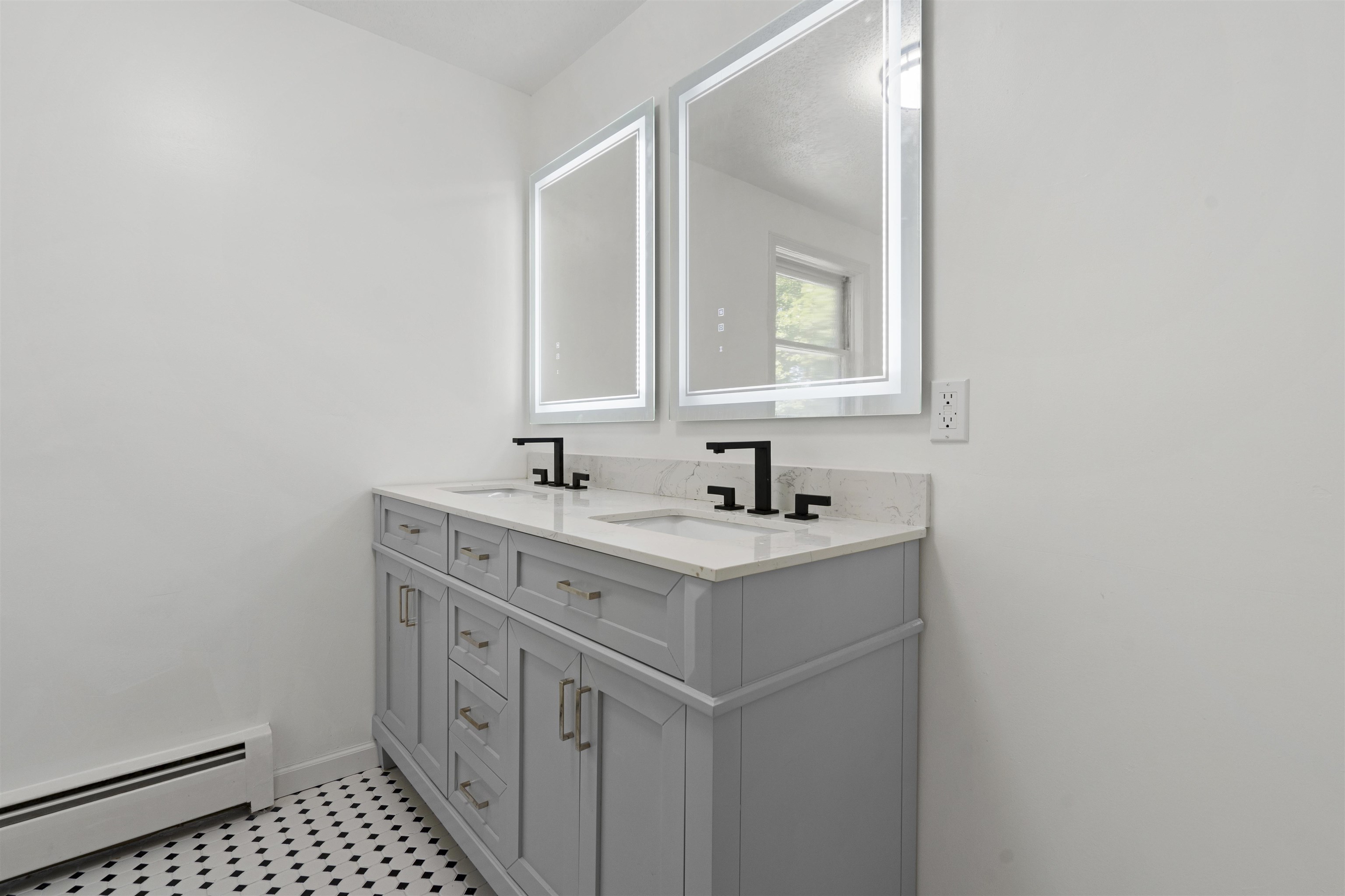 3 Aladdin Road Windham, NH 03087 - Photo 12 of 38