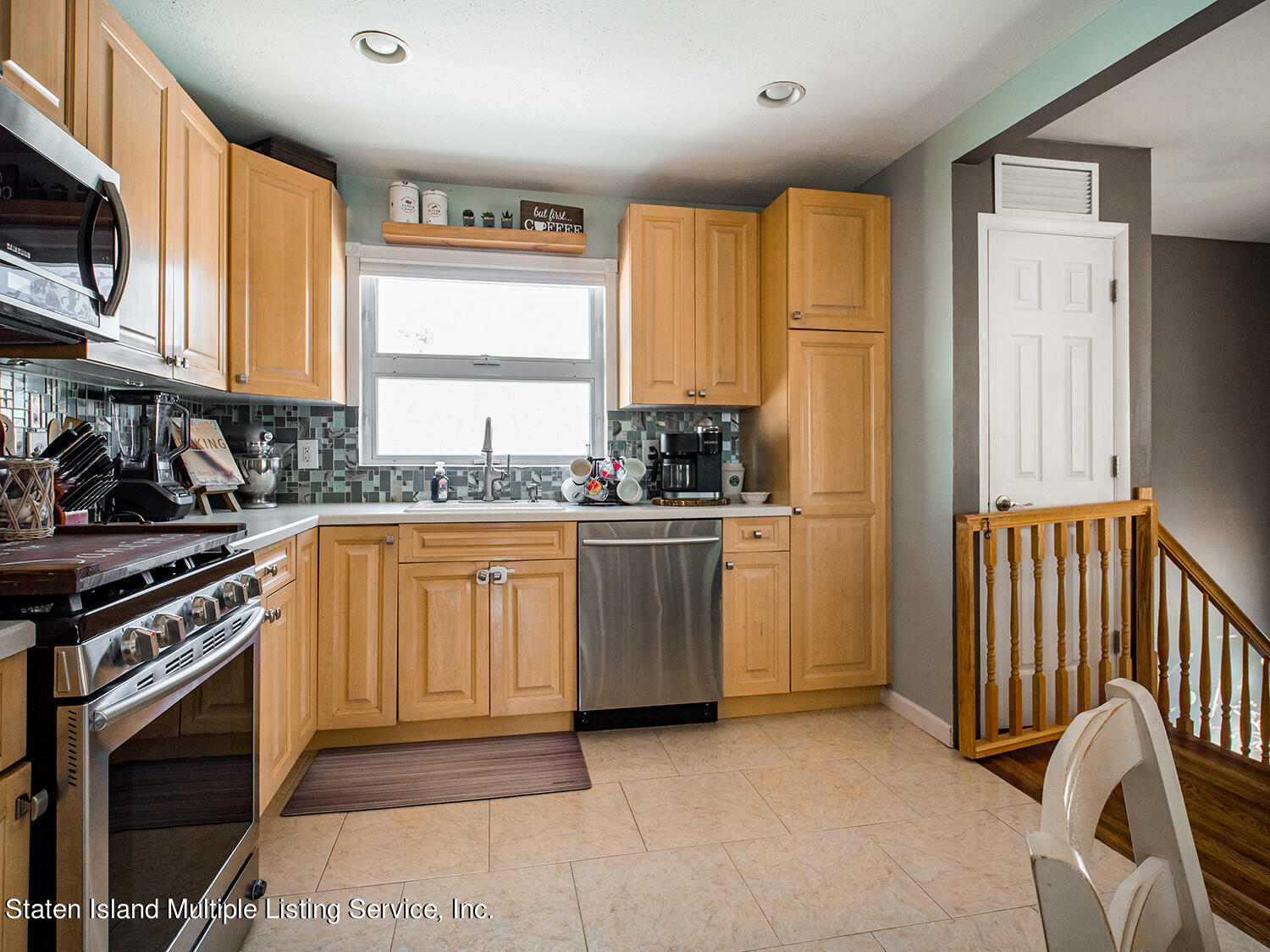 24 Walker Place Staten Island, NY 10312 - Photo 9 of 31 P1899191