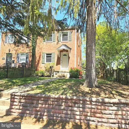 $2,700 | 2214 Arlington Terrace, Alexandria, VA 22303