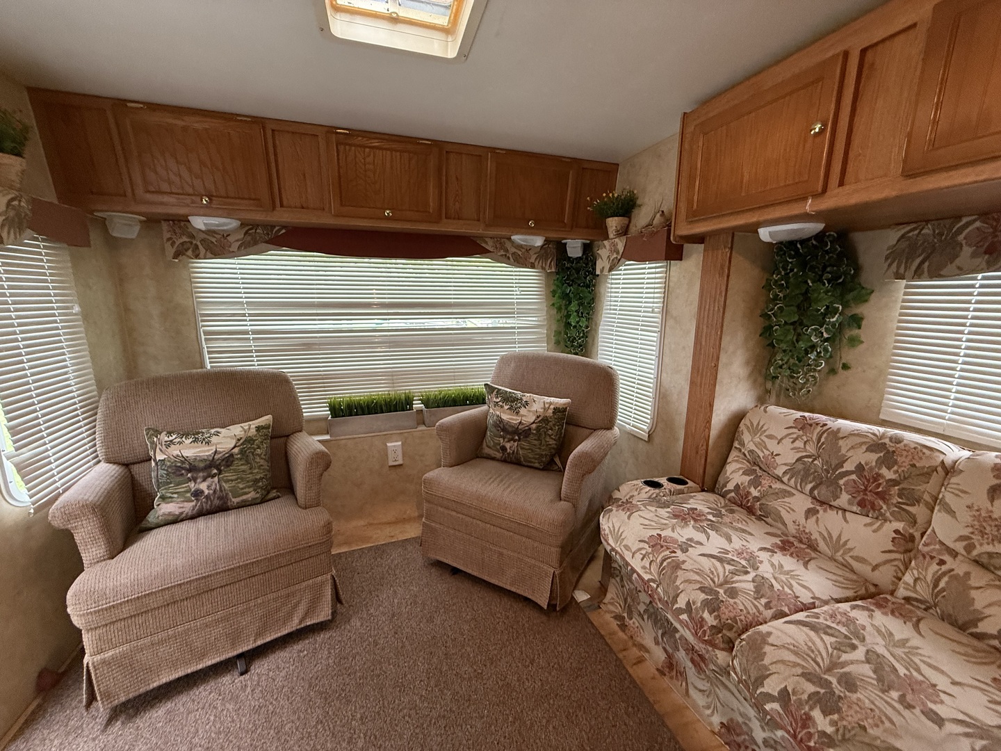 22-22 Woodhaven Lakes Sublette, IL 61367 - Photo 8 of 15 a living room with furniture