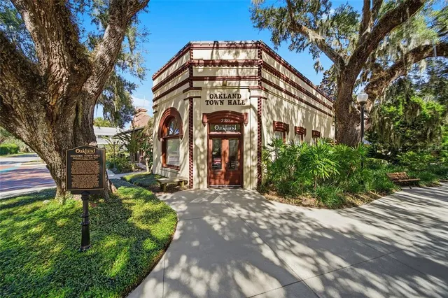 $395,000 | 321 East Gulley Avenue, Oakland, FL 34760