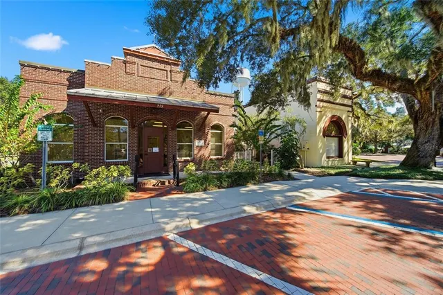 $395,000 | 321 East Gulley Avenue, Oakland, FL 34760