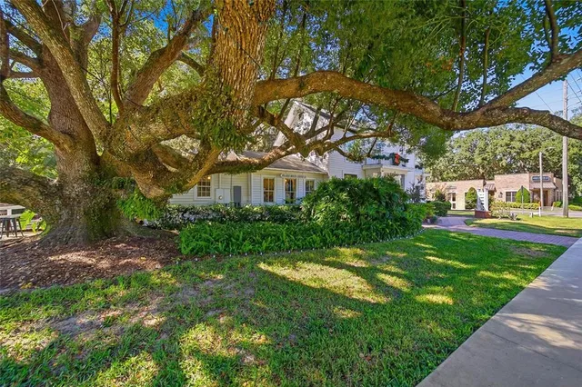 $395,000 | 321 East Gulley Avenue, Oakland, FL 34760