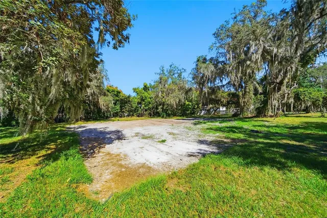 $395,000 | 321 East Gulley Avenue, Oakland, FL 34760