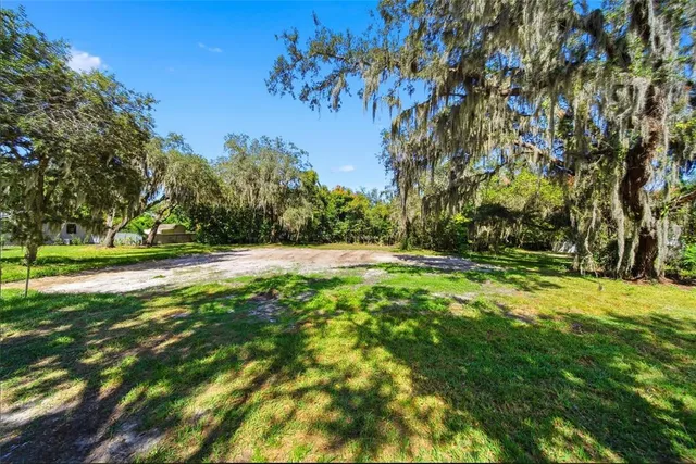 $395,000 | 321 East Gulley Avenue, Oakland, FL 34760