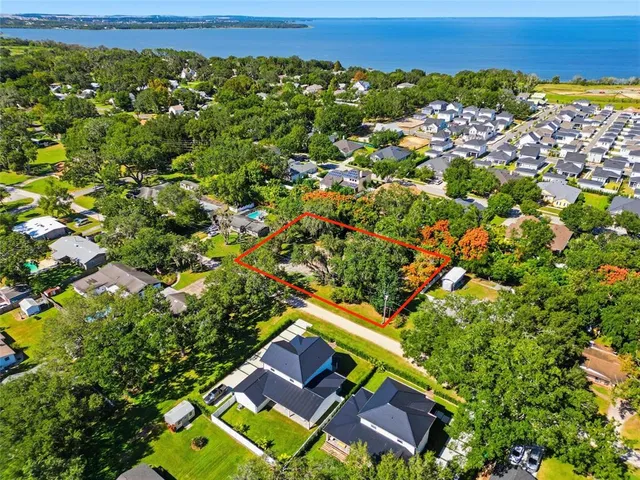 $395,000 | 321 East Gulley Avenue, Oakland, FL 34760