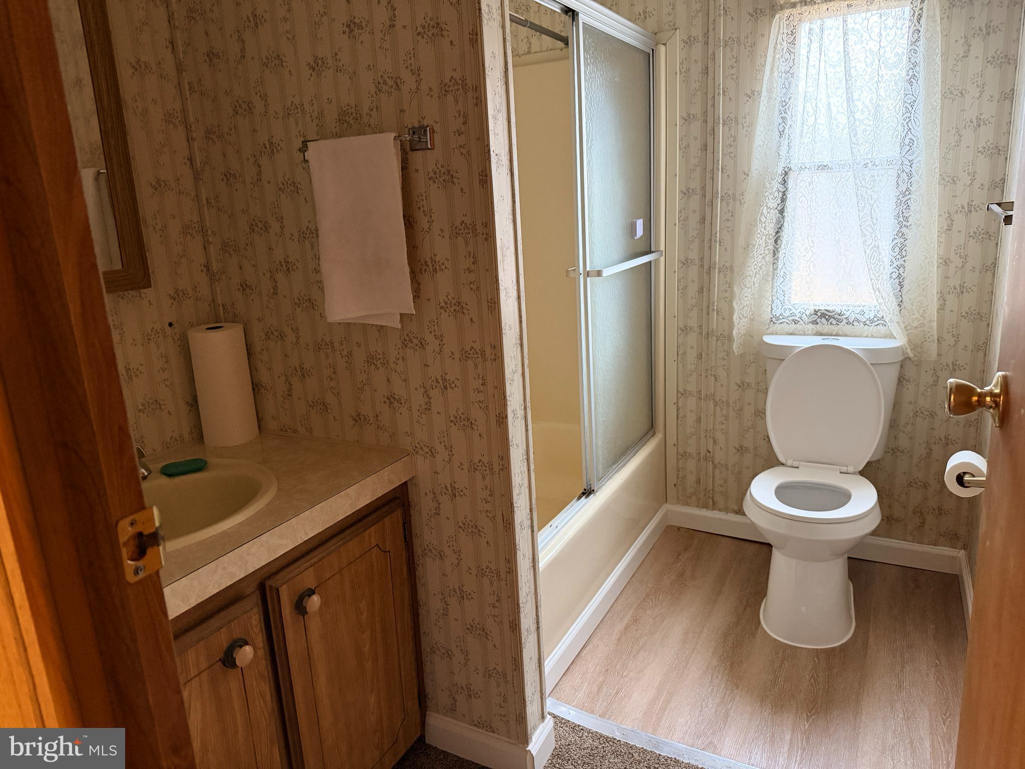 16872 Shinham Road Hagerstown, MD 21740 - Photo 14 of 41 BATHROOM