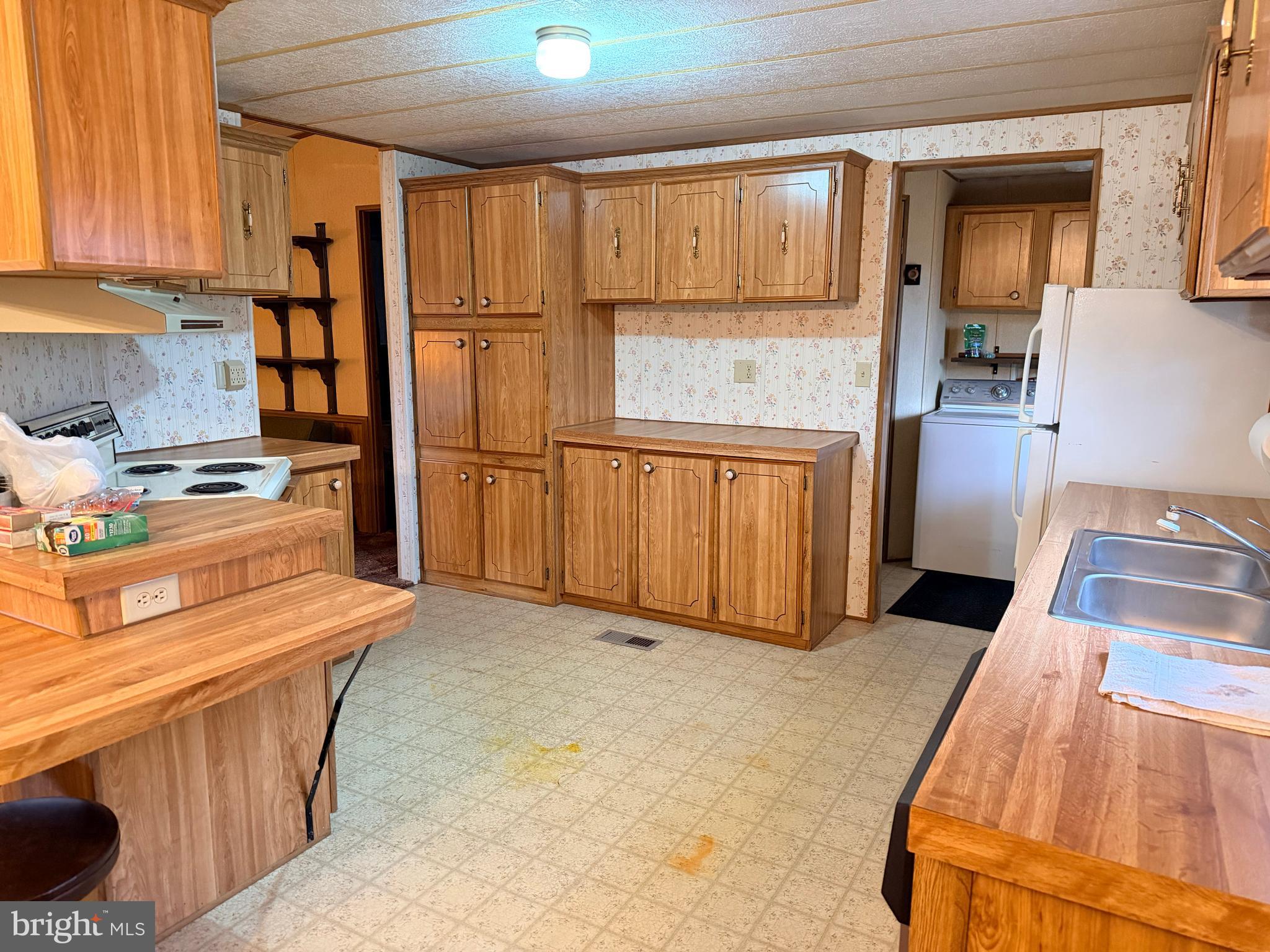 16872 Shinham Road Hagerstown, MD 21740 - Photo 8 of 41 KITCHEN