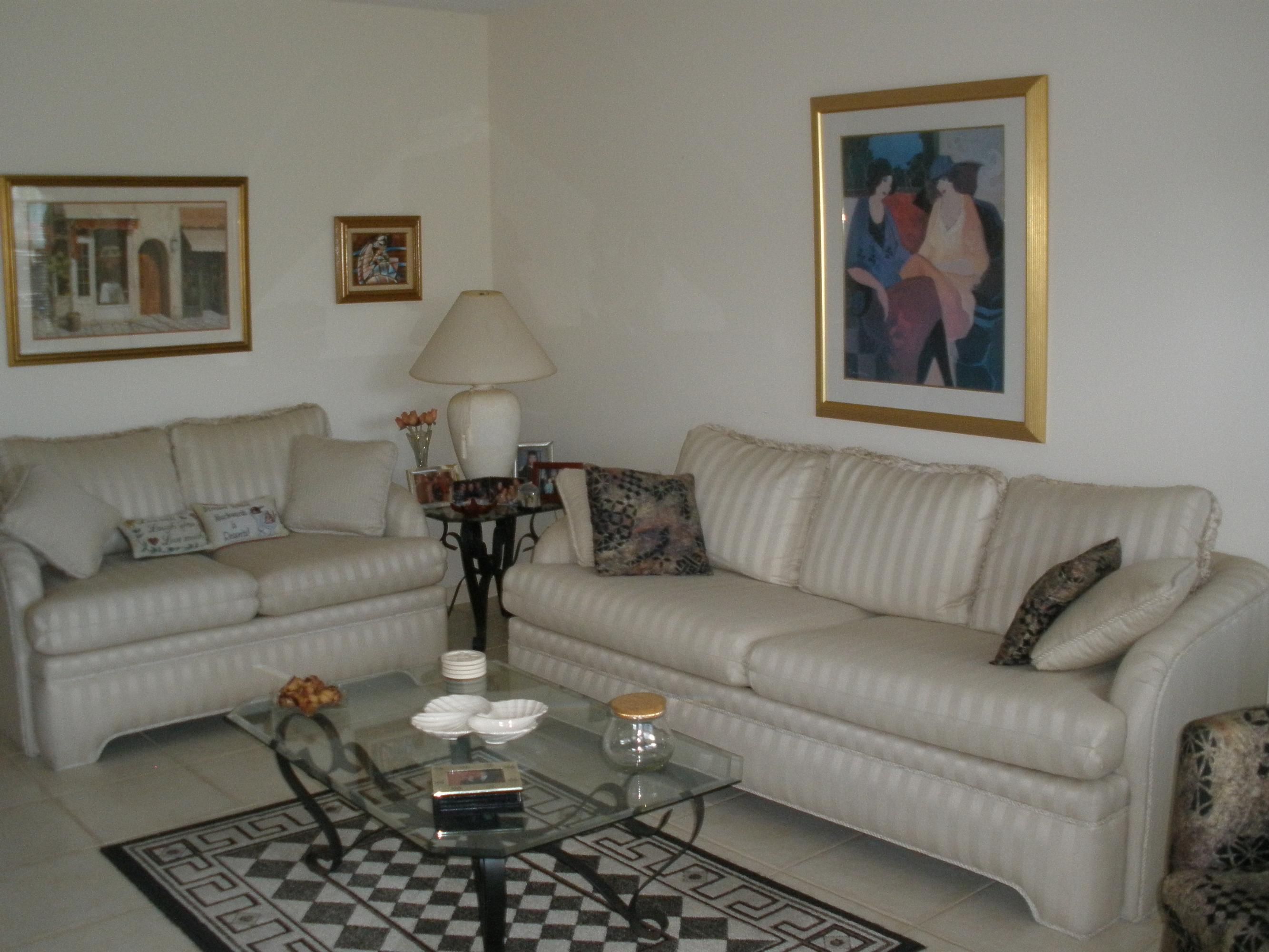 1025 Lincoln A, Unit B Boca Raton, FL 33434 - Photo 8 of 11 Living Area