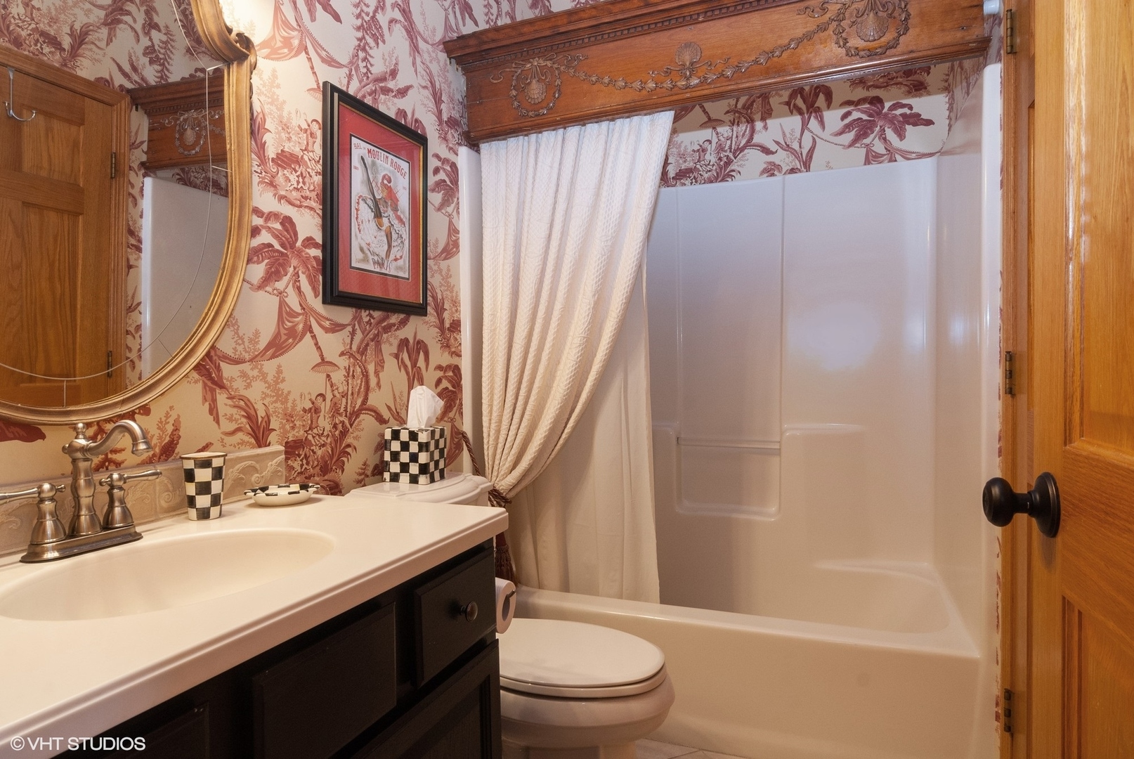 407 Hankes Road Sugar Grove, IL 60554 - Photo 18 of 40 a bathroom with a sink a toilet and shower