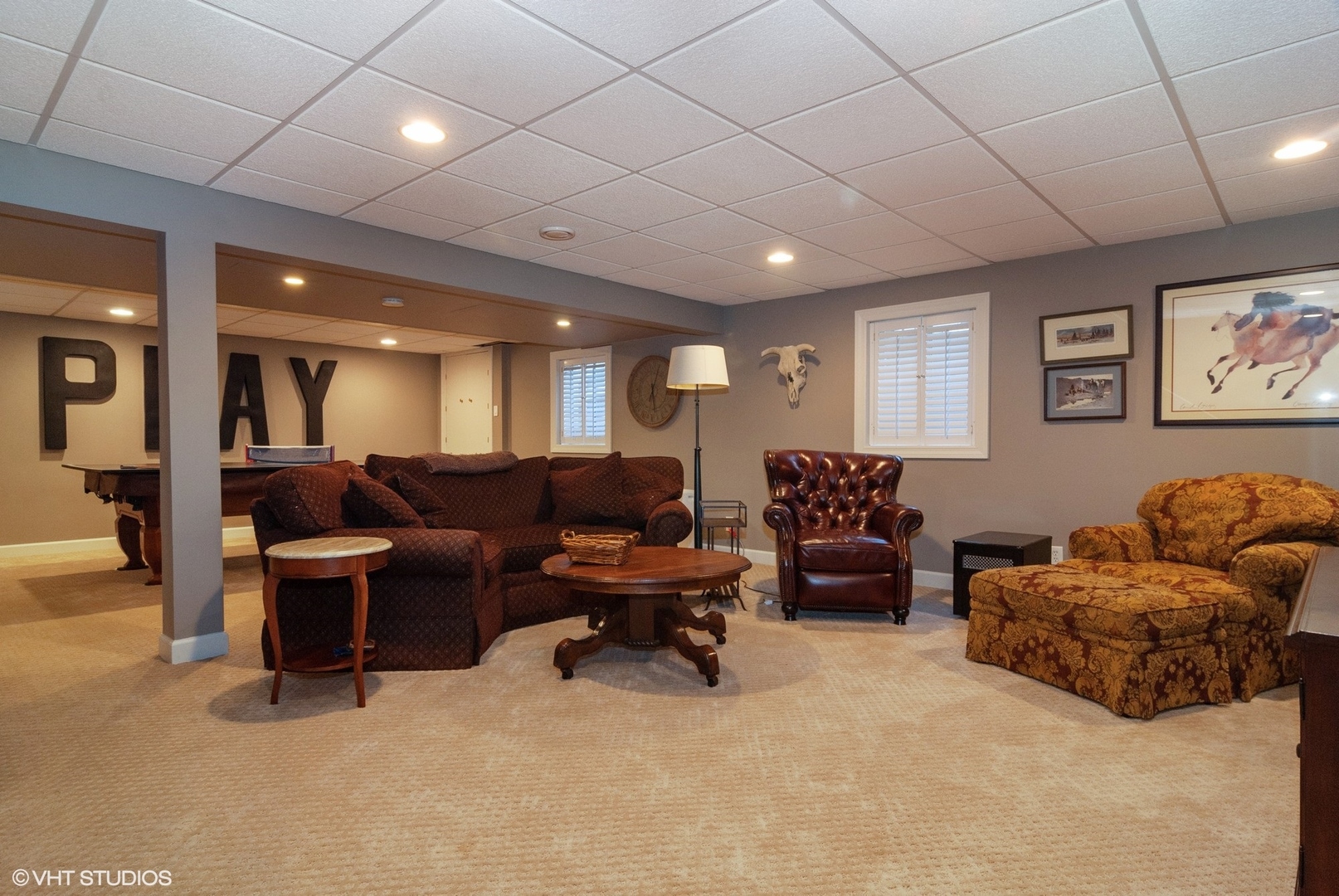 407 Hankes Road Sugar Grove, IL 60554 - Photo 22 of 40 a living room with furniture