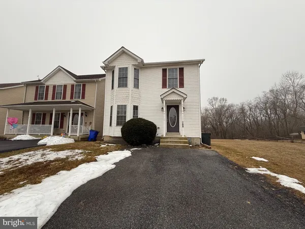 $2,400 | 700 East H Street, Brunswick, MD 21716