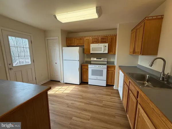 $2,400 | 700 East H Street, Brunswick, MD 21716