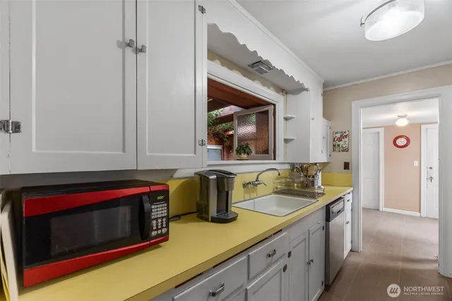 $440,000 | 407 North 6th Street, Shelton, WA 98584