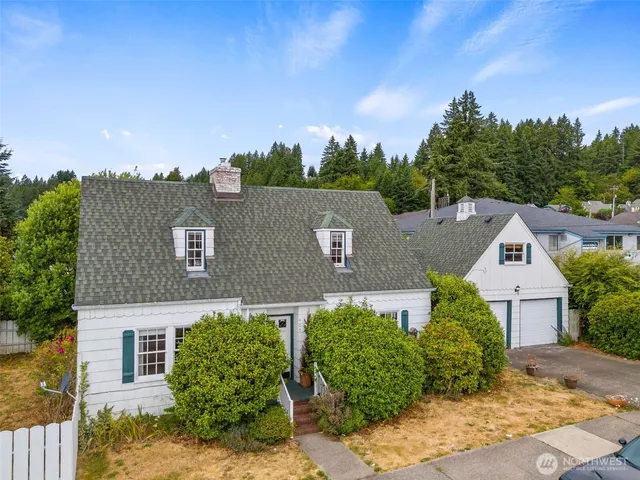$440,000 | 407 North 6th Street, Shelton, WA 98584