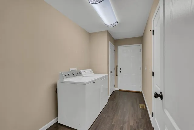 a view of utility room