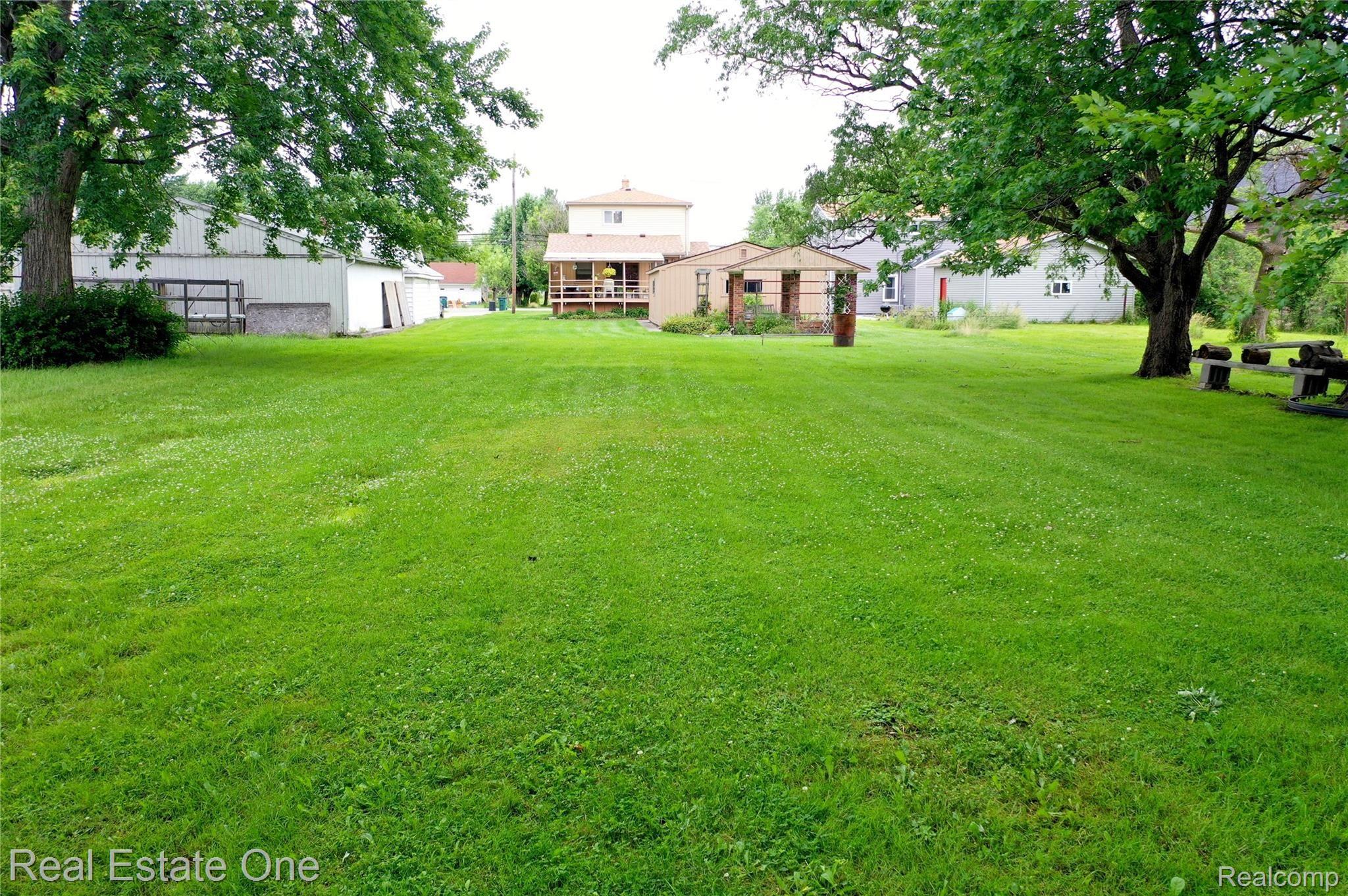 2100 Orpington Road Troy, MI 48083 - Photo 6 of 31 6.jpeg