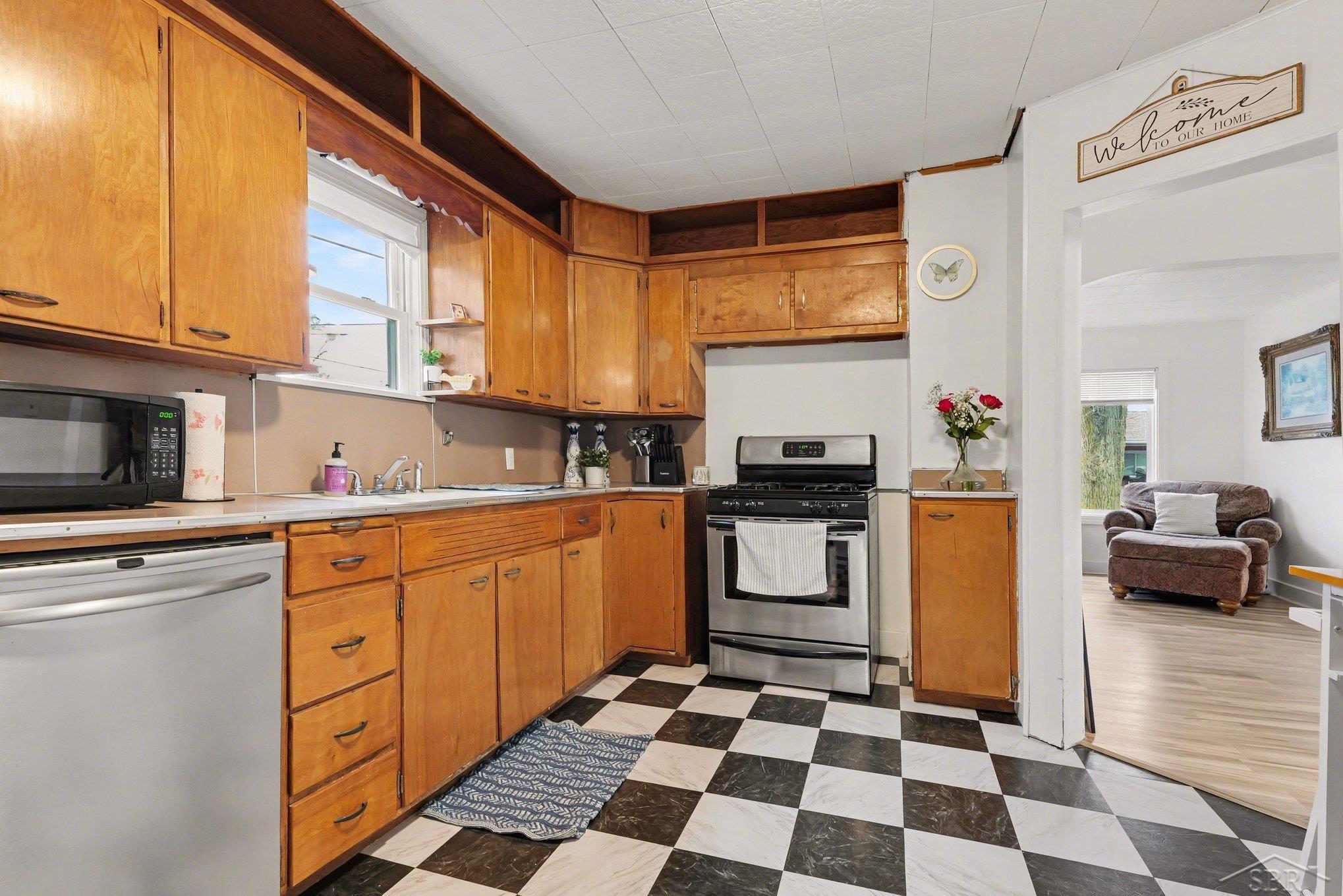 6264 McKinley Road Bridgeport, MI 48722 - Photo 4 of 16 50202342-fd3010d5-cd51-4d01-9bd4-425a01b21de4.JPG