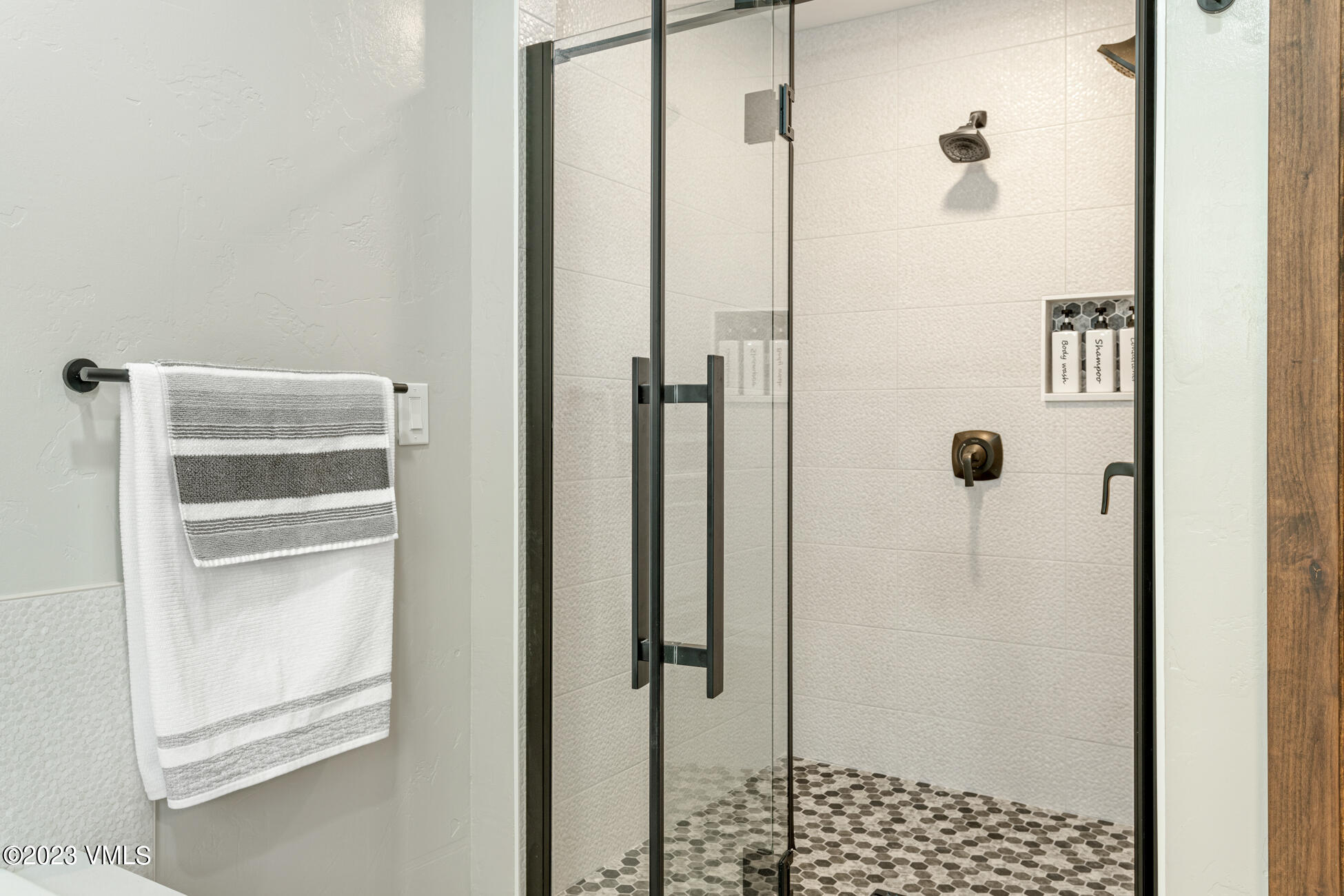 160 Nottingham Road, Unit 1 Avon, CO 81620 - Photo 19 of 28 a bathroom with a shower
