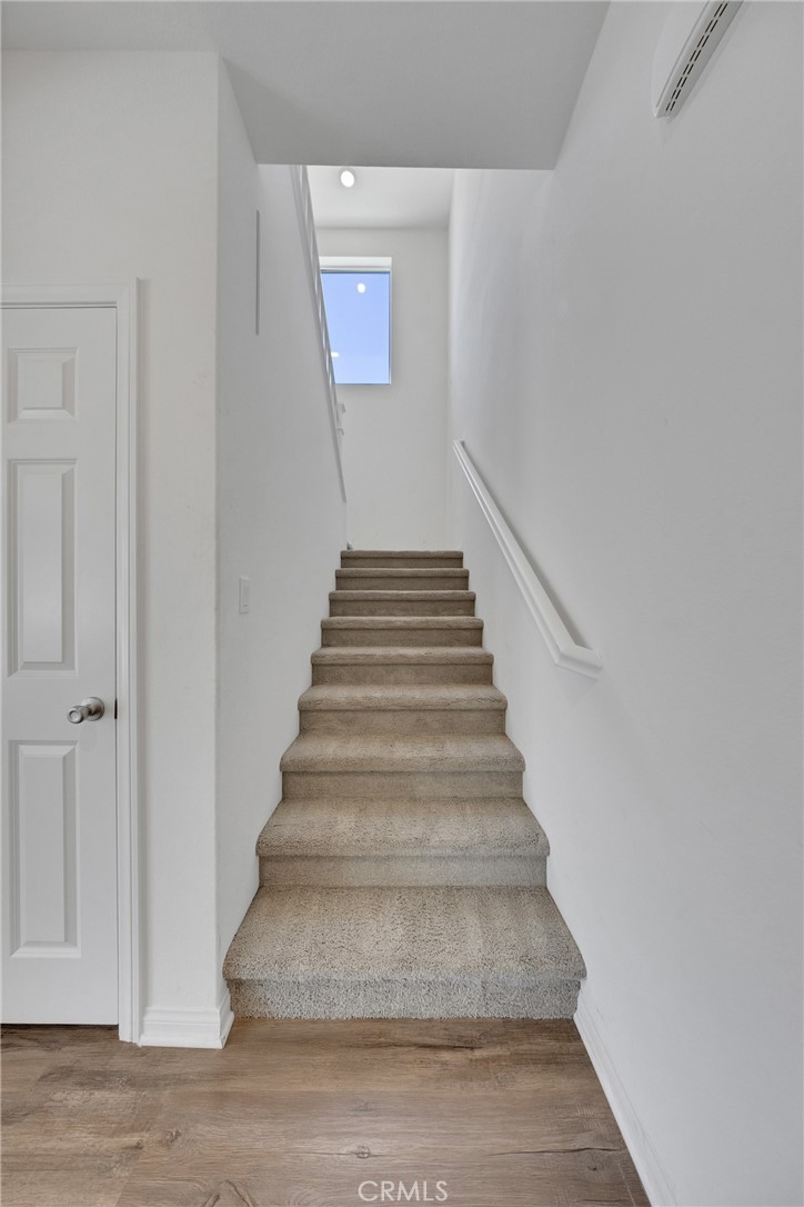 7560 Citrusmoon Court Riverside, CA 92507 - Photo 29 of 62 Stairway
