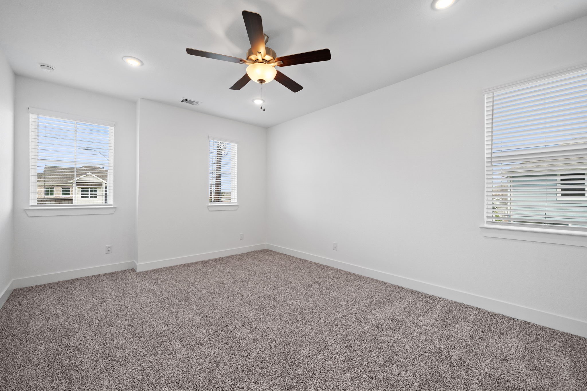 10003 Agave Pt Court Manvel, TX 77578 - Photo 16 of 46