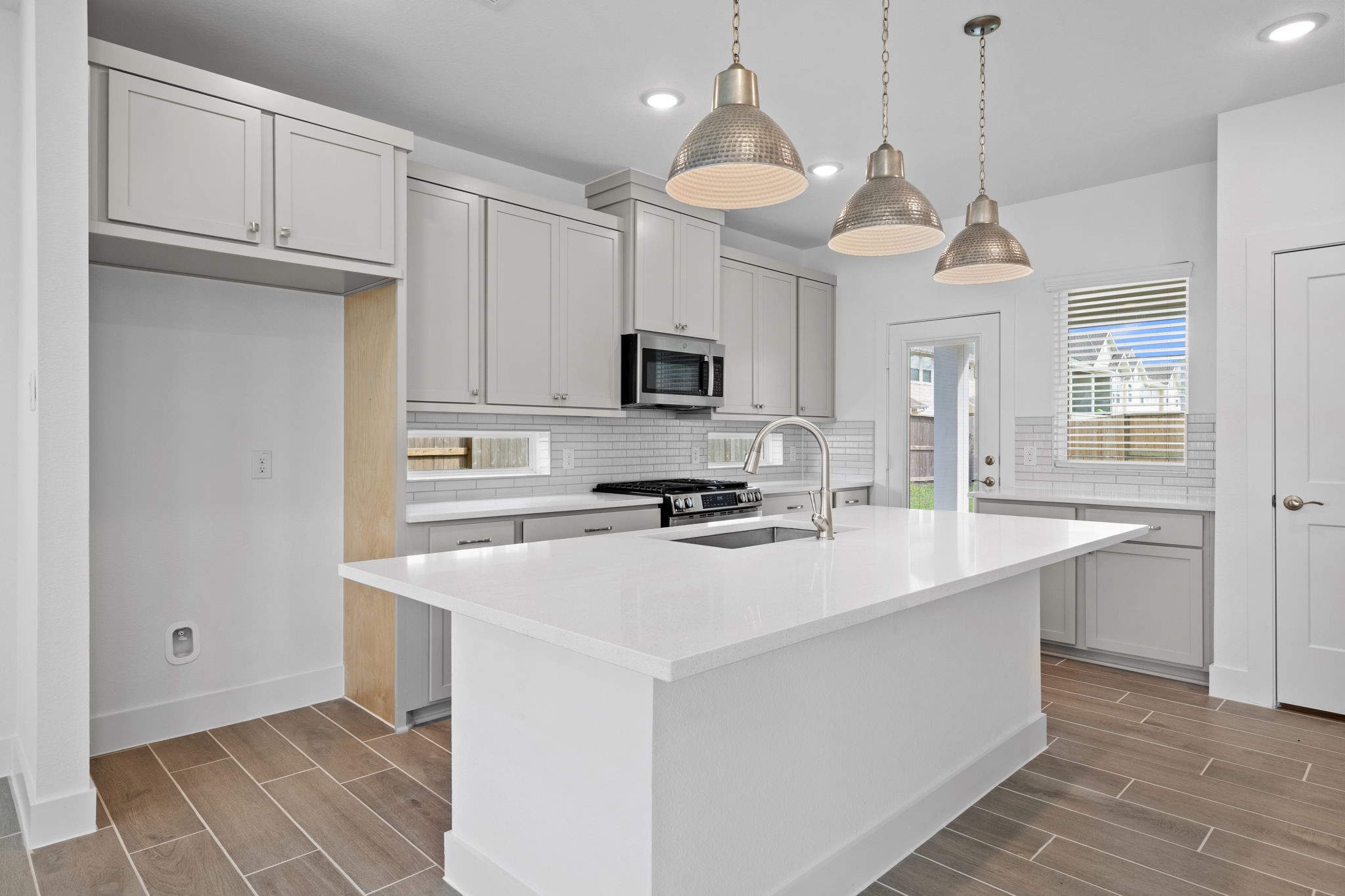 10003 Agave Pt Court Manvel, TX 77578 - Photo 4 of 46