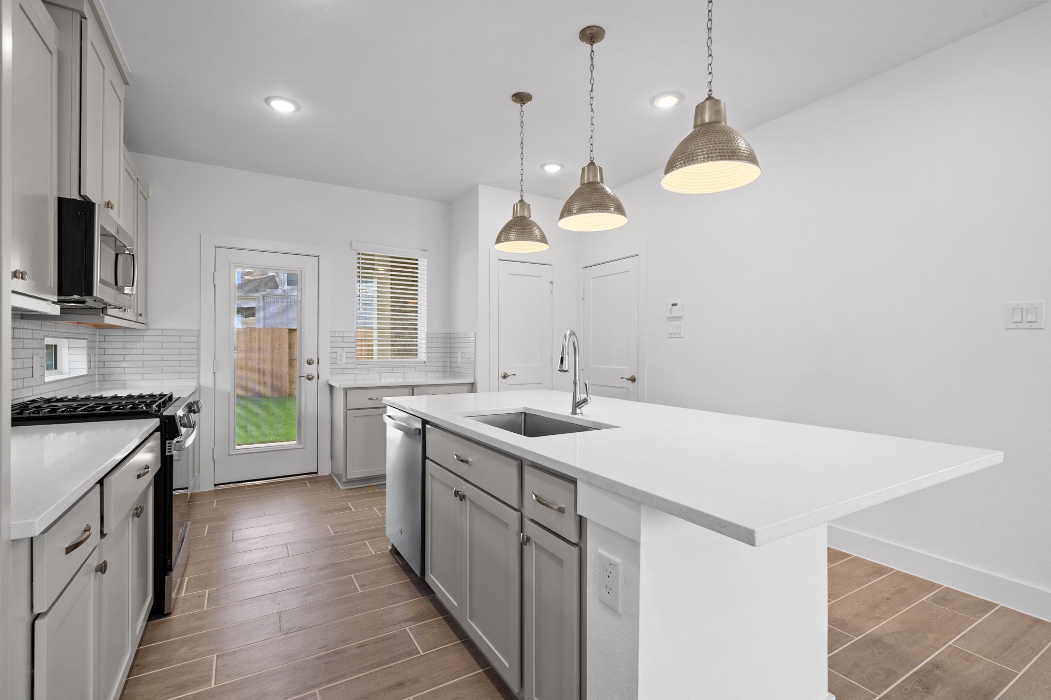 10003 Agave Pt Court Manvel, TX 77578 - Photo 7 of 46