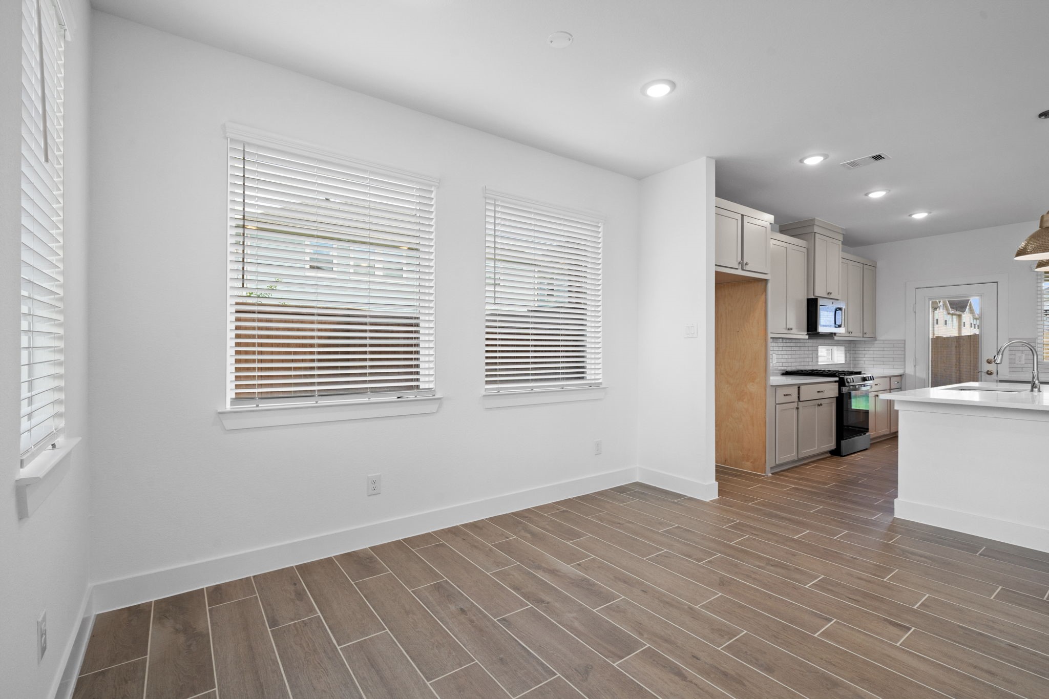 10003 Agave Pt Court Manvel, TX 77578 - Photo 8 of 46