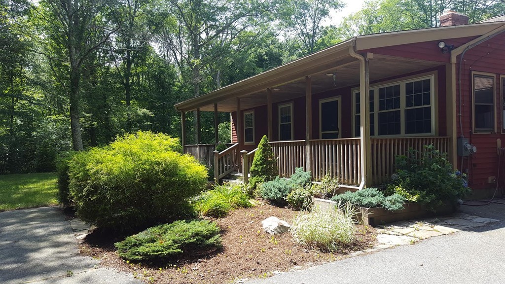 143 Baker Road Swansea, MA 02777 - Photo 3 of 21 Gallery Image 3
