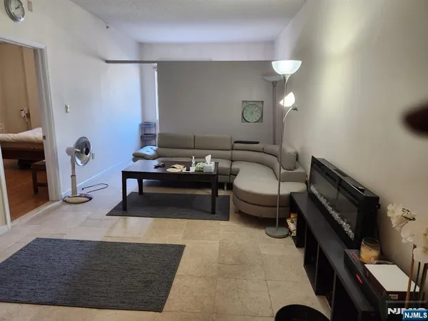 $3,100 | 399 11th Street, Unit 205, Palisades Park, NJ 07650