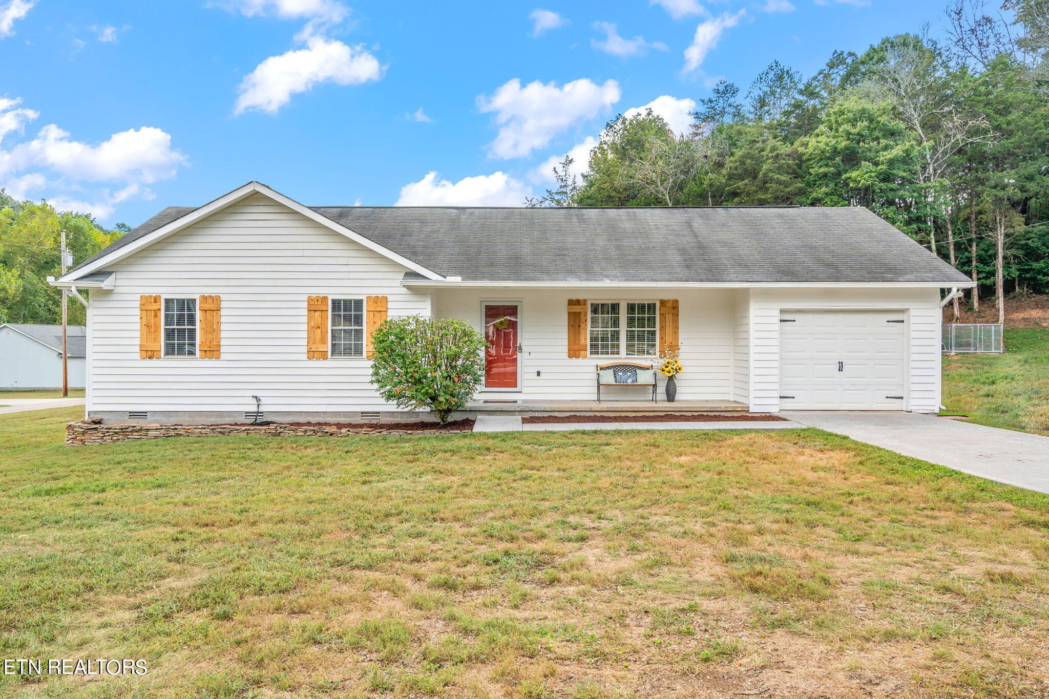 330 Howard Road Loudon, TN 37774 - Photo 1 of 27 Gallery Image 1