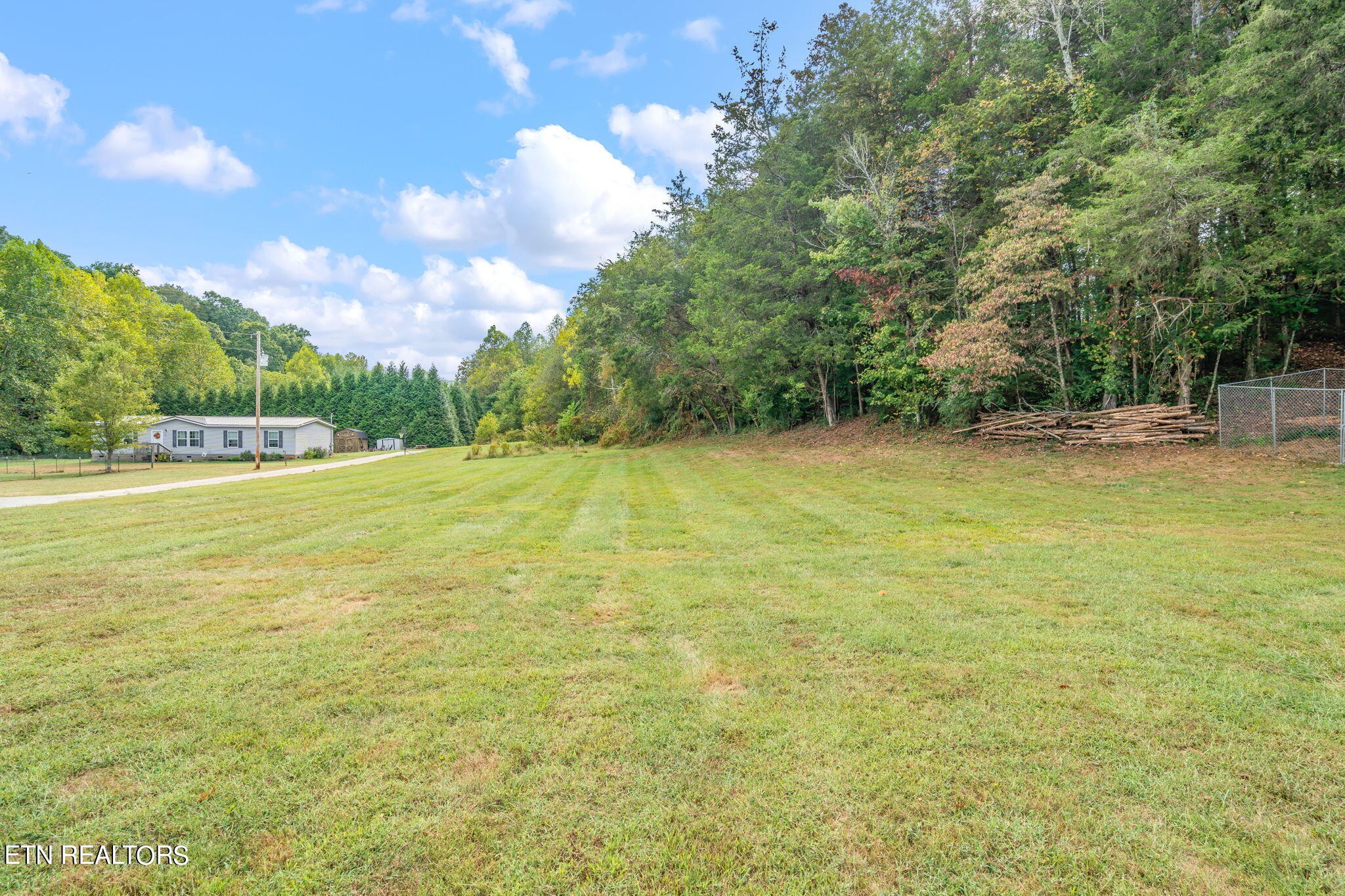 330 Howard Road Loudon, TN 37774 - Photo 23 of 27 Gallery Image 23