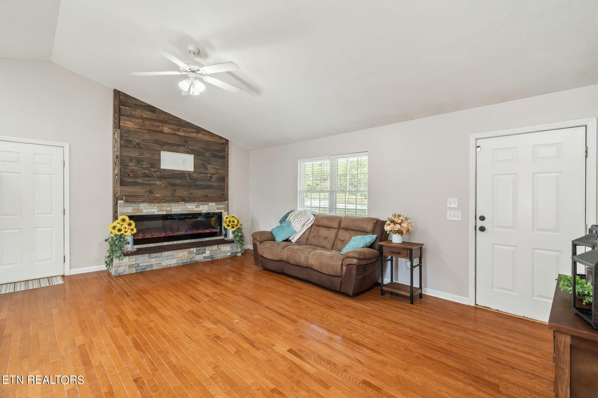 330 Howard Road Loudon, TN 37774 - Photo 5 of 27 Gallery Image 5