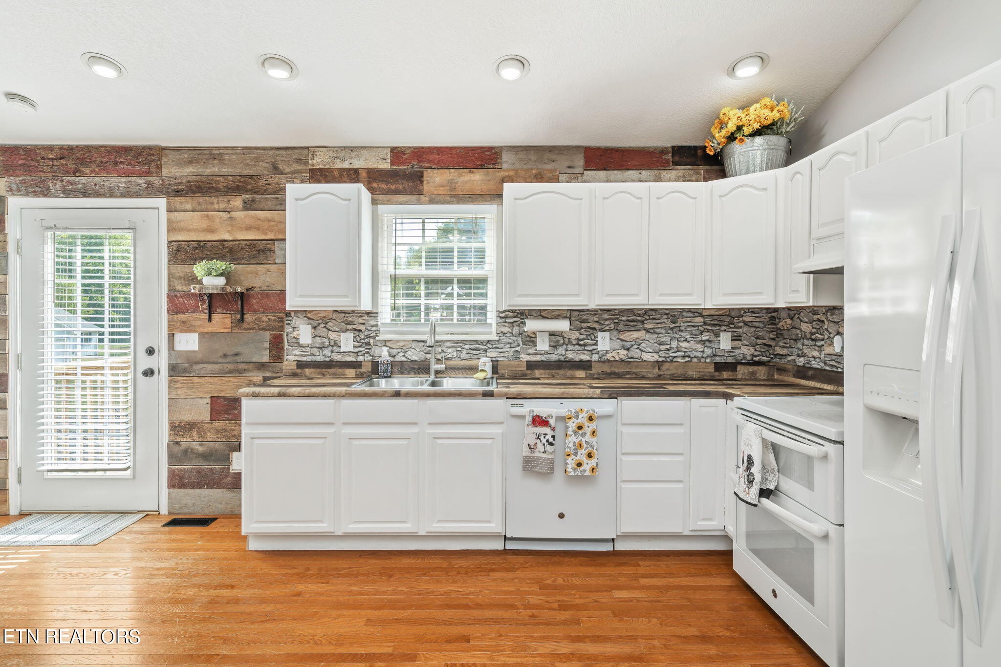 330 Howard Road Loudon, TN 37774 - Photo 9 of 27 Gallery Image 9