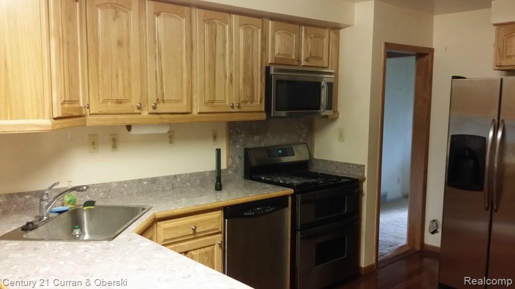 420 South Gulley Road Dearborn Heights, MI 48125 - Photo 12 of 22 gulley 12.jpg