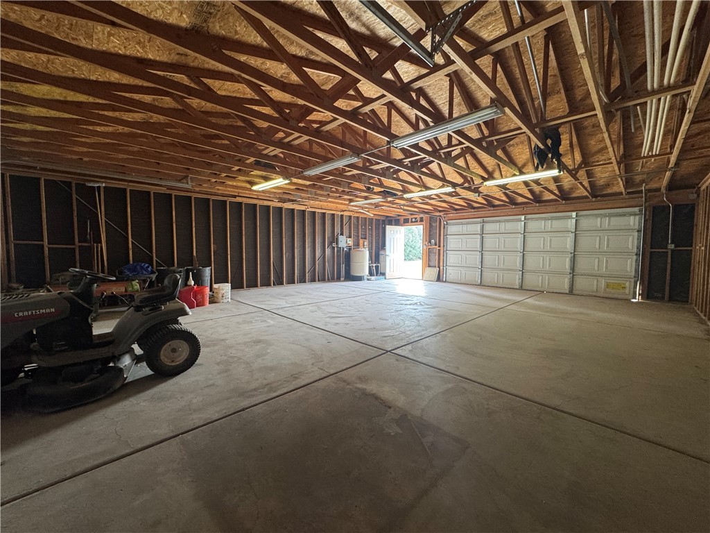 10044 Kent Road Mohave Valley, AZ 86440 - Photo 24 of 25 View of garage