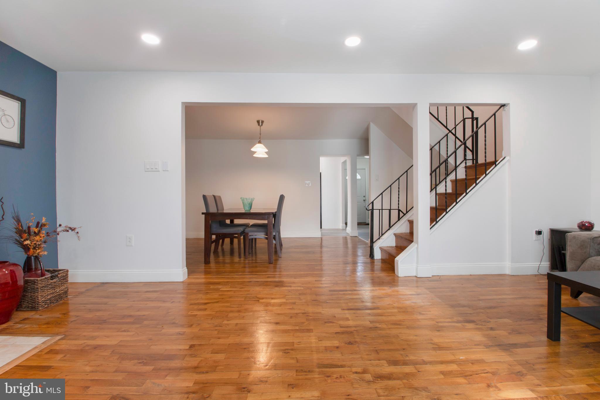 8253 Vosges Road Baltimore, MD 21208 - Photo 16 of 67 Expansive Open Family Rm Overlooks Dining Area