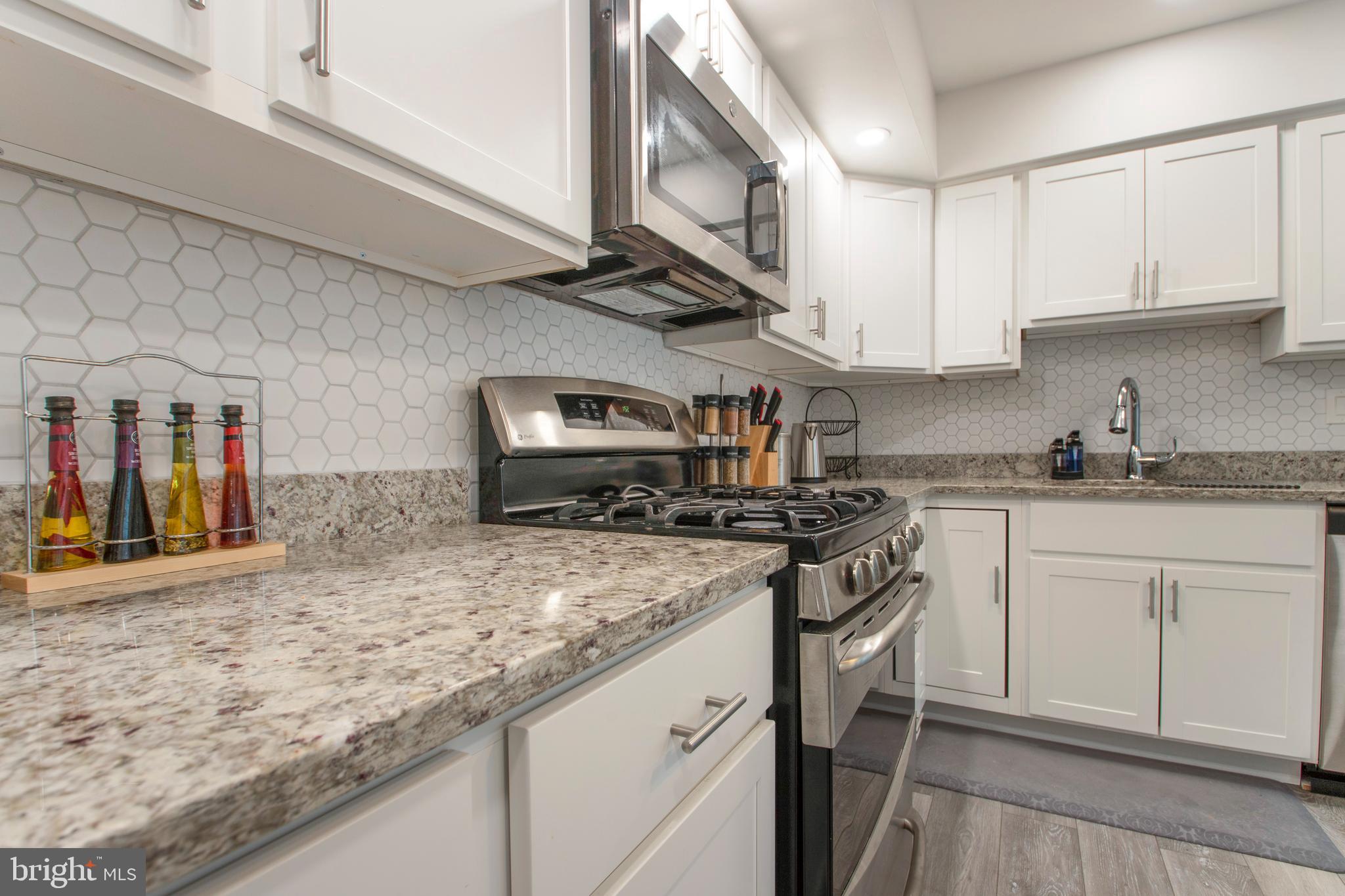 8253 Vosges Road Baltimore, MD 21208 - Photo 8 of 67 Gorgeous High-End Back Splash