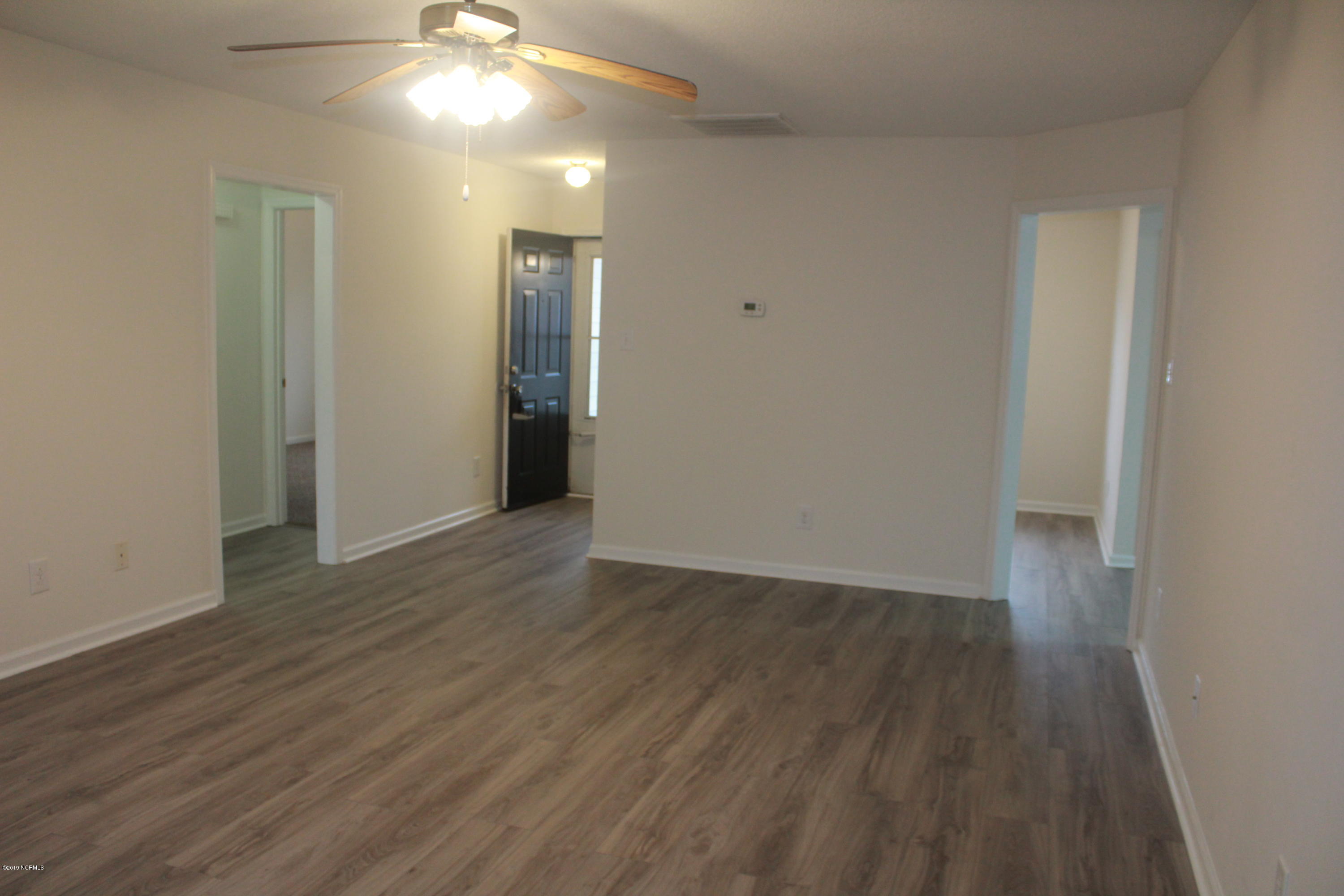 2038 Derby Run Road Jacksonville, NC 28546 - Photo 9 of 19 Living room