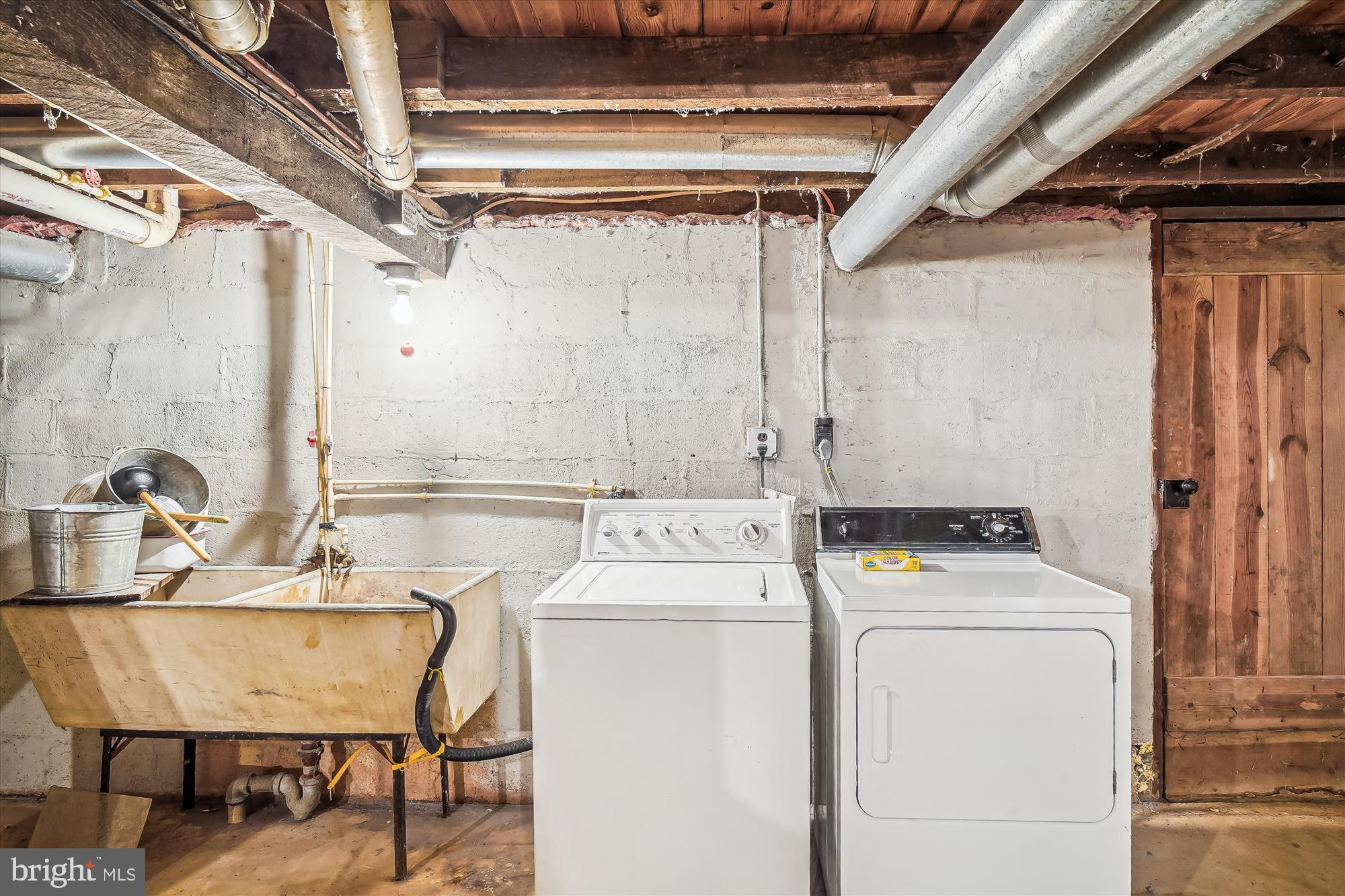 1544 Dennings Road New Windsor, MD 21776 - Photo 16 of 27 Laundry Area
