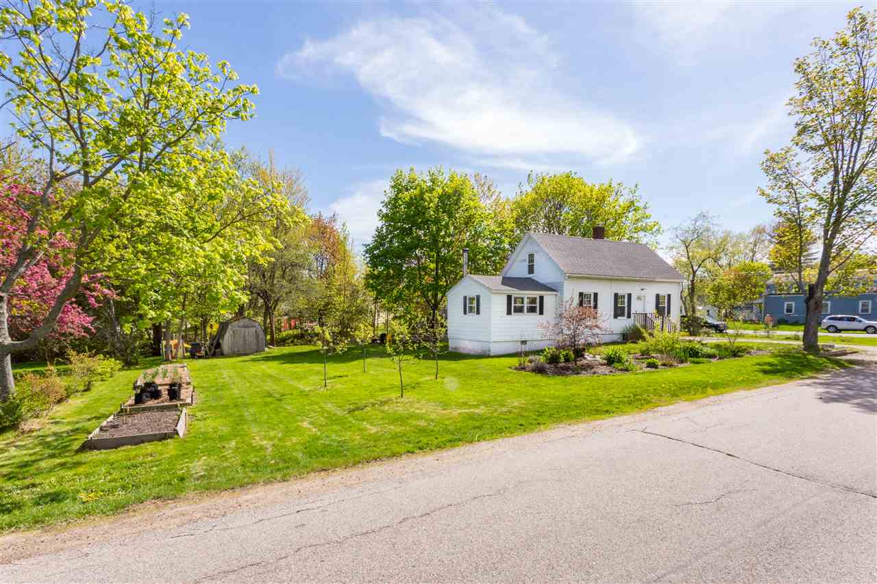 128 Leach Road Eliot, ME 03903 - Photo 2 of 29 Gallery Image 2