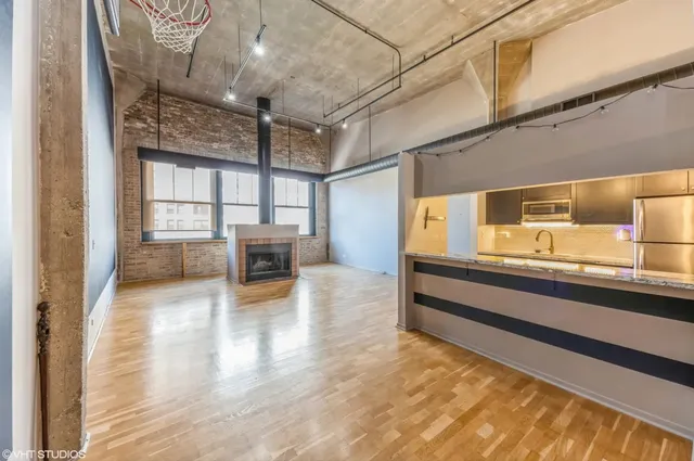 $2,550 | 621 South Plymouth Court, Unit 909, Chicago, IL 60605