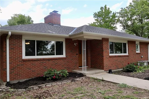 $525,000 | 281 Southwest 200th Road, Centerview, MO 64019